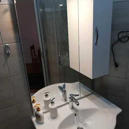Sobe Sabec * Postojna
